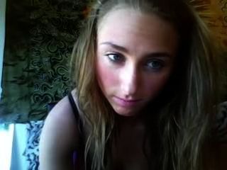 Amatuer Teen On Webcam